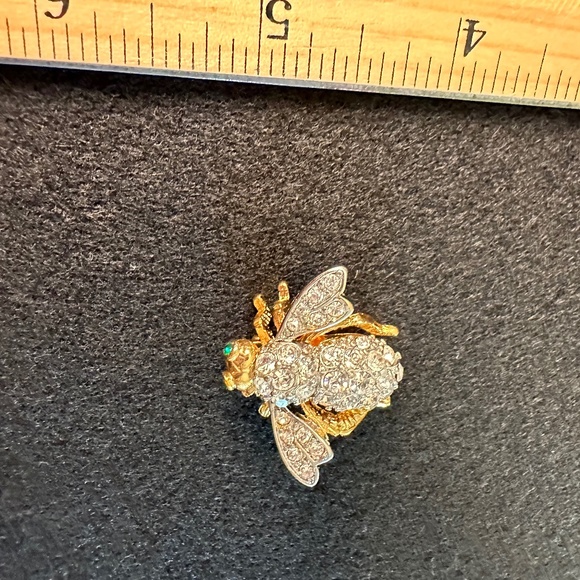 JOAN Rivers Rhinestone Bumblebee Brooch Pin - Picture 3 of 6